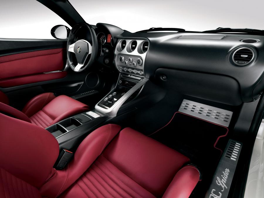 Торпедо Alfa Romeo 8C Spider 2008 года  (фото 20 из 46)